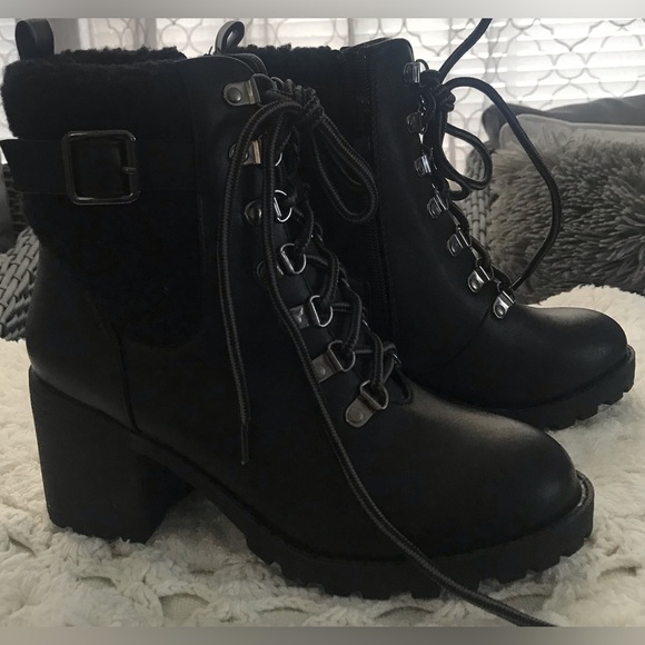 New Top Guy Pluto Faux Shearling Cuff Lug Sole Bootie - Picture 10 of 13